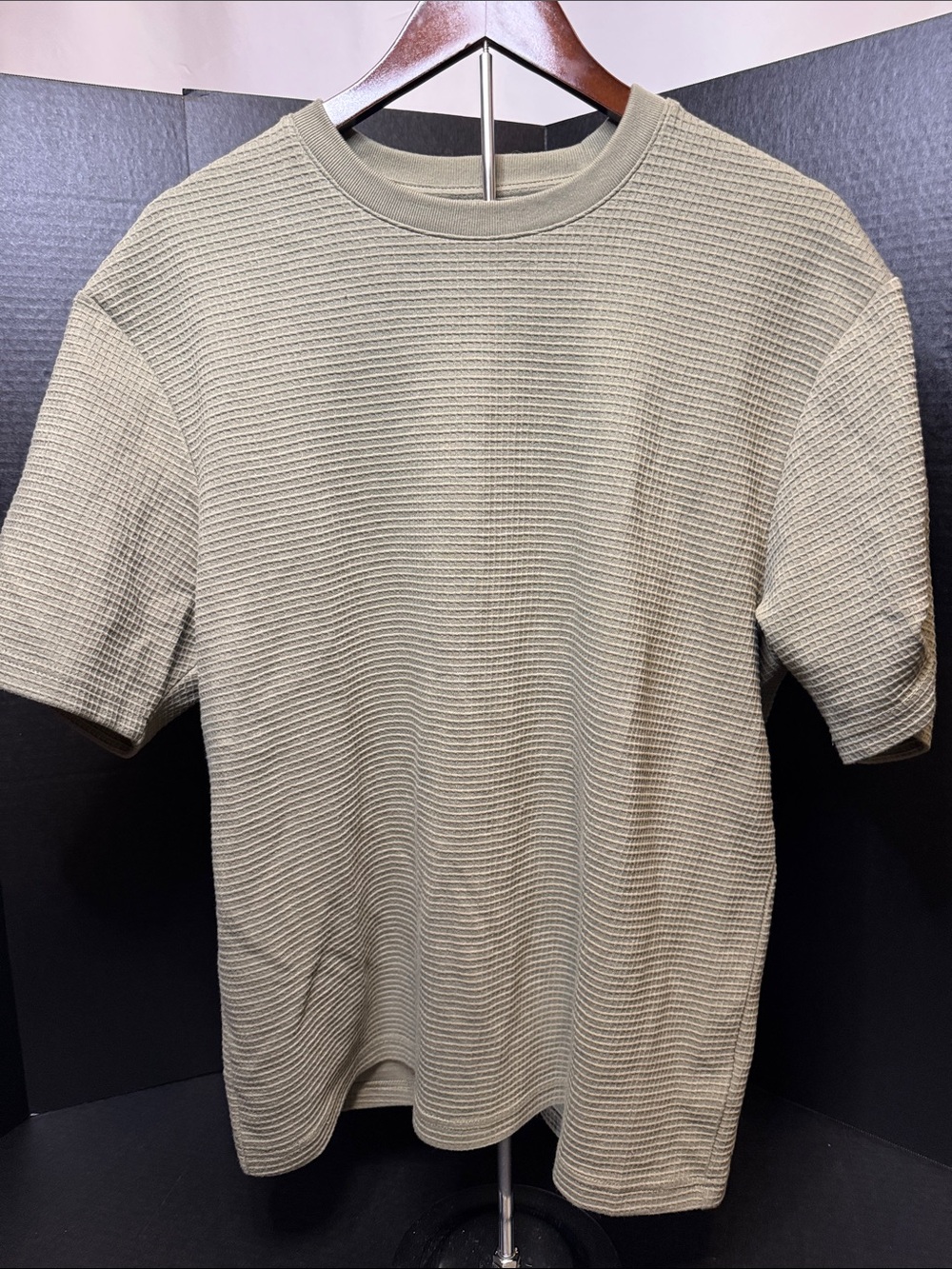 Men's waffle Textured Short-Sleeve Crewneck Shirt - Olive medium. 92